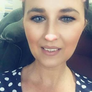 Meet your Posher, Holly young